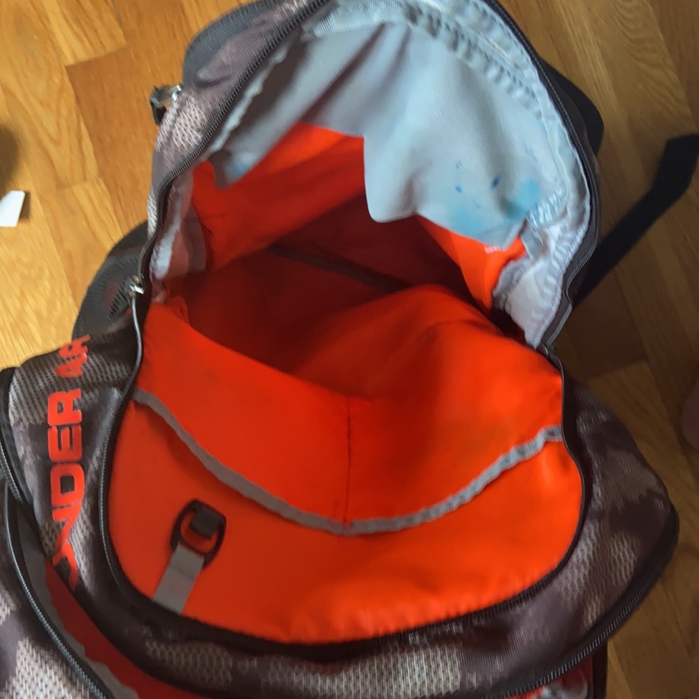 Under armor back pack - Picture 4 of 6